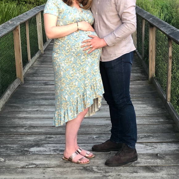 Beeuniq Maternity Floral Tiered Dress - Picture 8 of 8